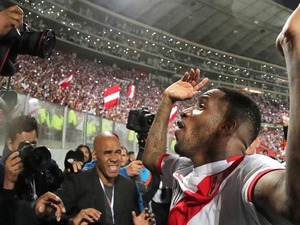 ペルー、36年ぶりのW杯出場でファン歓喜→地震アプリも誤作動 画像