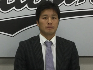 ロッテ・藤岡貴裕が900万円減でサイン、井口資仁監督に先発直訴「2桁目指してやる」 画像