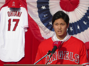 大谷翔平が入団会見、第一声で「ハイ、マイネーム・イズ・ショウヘイ・オオタニ」 画像