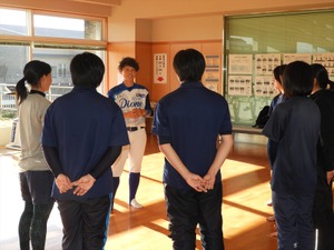 【THE INSIDE】女子プロ野球選手・里綾実の「女子野球の現状」に関する講演と野球教室 画像