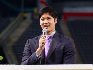 大谷翔平が“お別れ会見”で英語スピーチ「ロング・タイム・ノー・シー」 画像