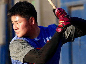 日本ハム・清宮幸太郎が右手母指基節骨骨挫傷…約1週間は打撃練習など一部トレを自粛 画像