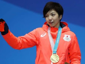 小平奈緒がソフトバンク開幕戦で始球式…「最も旬」「頂点を取られた方で適任」 画像