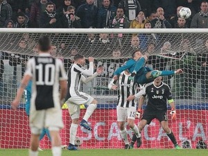 【動画】C・ロナウドのオーバーヘッド弾の衝撃収まらず…トレーニングで再びのオーバーヘッド炸裂 画像