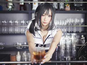 スタッフはサイクルジャージ女子!ロードバイク専門ジム&バー「CYCLE:HOLIC」5月オープン 画像
