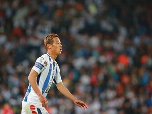 破壊力抜群のパチューカを引っ張った2人…最も危険な”本田圭佑&パラシオス”のデュオ 画像