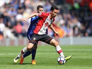 吉田麻也VSジルーの”エアバトル”に英メディア大注目…プレミアNo.1のビッグマンを抑えよ 画像