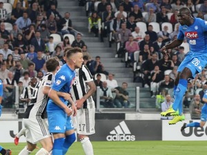 マラドーナ、日本とW杯で戦うセネガル代表DFに「ありがとう!!!」 画像