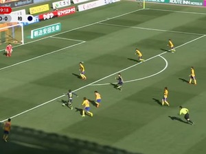 柏FW伊東純也、開幕戦で魅せた！4人を相手に一人で抜き去る「超ドリブル」 画像