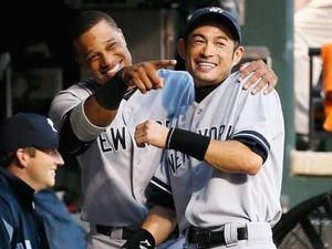 マリナーズ投打の軸が大喜び!? イチロー復帰戦で“はしゃぐ”ヘルナンデスとカノが話題 画像