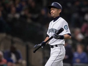 イチロー、マリナーズ復帰戦は2打席目まで凡退も…打席に立つたびに大歓声 画像