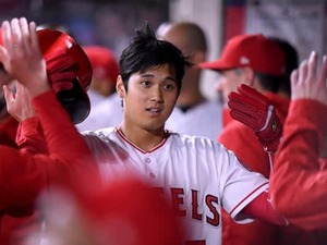大谷翔平の好走塁に指揮官「グッド！」…一塁から快足を飛ばして一気に生還 画像