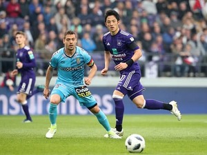 【動画】森岡亮太が2戦連続ゴール！“技ありヘッド”で首位チーム撃破の立役者に 画像