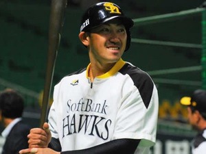 ソフトバンク・内川聖一、猛打賞と3打点でお立ち台「3本目が打ててうれしかった」 画像