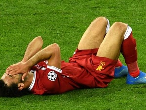 涙の負傷交代…サラー、W杯は大丈夫か？リヴァプールのクロップ監督は「深刻なケガ」 画像