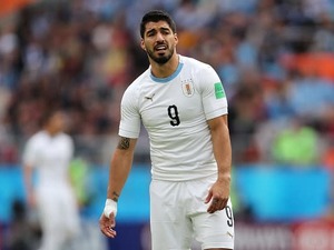 【動画】やっぱりスアレスはW杯で目立つ！相手を退場に追い込もうとのアピールが話題に「俳優になるべき」 画像