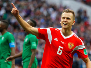 W杯で英雄になったロシア代表MF！超ゴールのスペイン代表選手との「裏話」がいい 画像