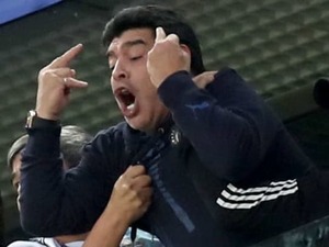 マラドーナ、緊急搬送…アルゼンチンのW杯劇的勝利を現地観戦後 画像
