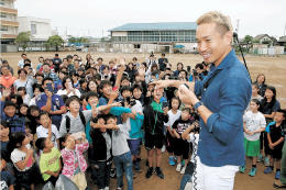 「みんなの応援、力に」…長友佑都が仙台の被災地訪問 画像