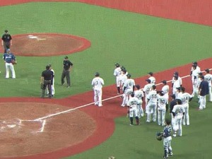 オリックスが延長12回2死満塁“後逸”サヨナラ勝ち！最後はまさかの展開に 画像