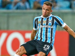 バルセロナ、MFアルトゥール獲得が正式決定！バイアウト額がえぐい 画像
