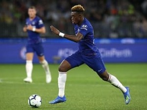 エデン・アザールをも超える逸材！チェルシーサポーターが”17歳のドリブラー”に大興奮「サッリの下で爆発する」 画像