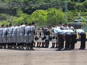 大阪桐蔭・西谷監督、“スーパー1年生”仲三河の快投にニンマリ「頼もしい」 画像