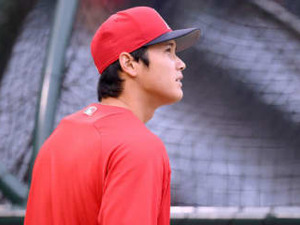 大谷翔平に罰ゲーム!? 左腕でスローイング、その理由をソーシア監督明かす 画像