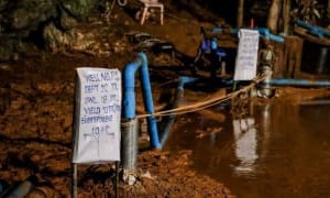 FIFA会長、タイの洞窟で閉じ込められている13名をW杯決勝に招待！ 画像