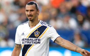 イブラヒモヴィッチ強すぎ！監督が「シャック・オニールみたい」と驚嘆する 画像