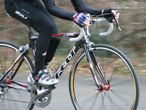 【アーカイブ】走るほどに高まる信頼感、フェルトF2 こだわりのカーボンバイク　vol.2　安井行生の徹底インプレ　2008年モデル 画像