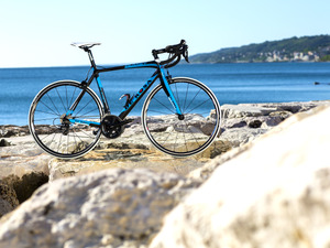 【デローザ2015年モデル】シマノ搭載モデルが登場　ミドルグレードの新モデル「プラネット」 画像