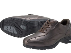 50gの軽量化に成功したヨネックスのウォーキングシューズ 画像