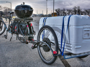 自転車に連結、電動トレーラーで何運ぶ？ 画像