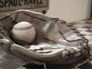 「山賊打線」に新メンバー加入！？埼玉西武ライオンズ選手陣に違和感なく溶け込む野性爆弾くっきー 画像