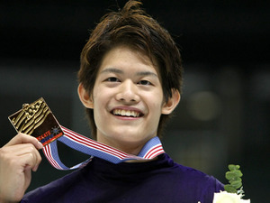 小塚崇彦が超歴史的なスケート資料を公開！約70年前の品を持っていた理由とは 画像