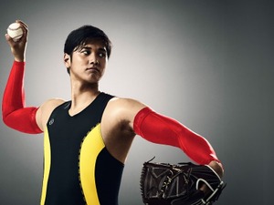 大谷翔平が試合で着用している赤いSKINSワンスリーブ発売 画像