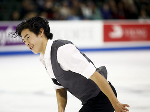 ネイサン・チェン、スーツ姿で姉の結婚式に出席 画像