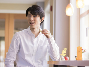 【メイキング写真多数】羽生結弦の演技は「完璧でございます！」　『ガーナエクセレント』新WEB動画が公開 画像