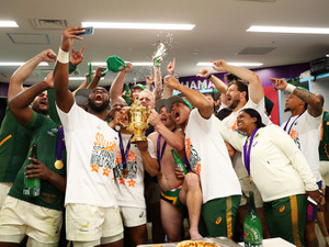 デクラークはパンツ一丁！南アフリカがロッカールームで祝賀会 画像