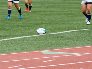 キヤノンイーグルス選手たちが料理対決　お題は肉料理とパスタ料理 画像