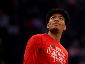 八村塁、チームのチャリティーイベントでボウリングに挑戦　スコアには「結構よかったんじゃないかな」 画像