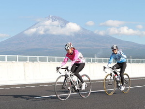 富士山を見ながらのサイクリング大会開催される 画像