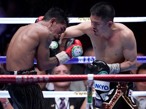 日本人初の4階級制覇の井岡一翔　槙野智章、西川周作らレッズの選手達が祝福 画像