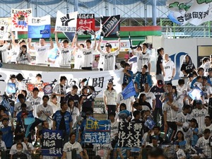 選手にエールを！西武、メットライフドーム無観客試合期間中にフラッグやメッセージを掲出 画像