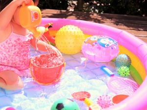 今年の夏はお家でプール！　家族みんなで遊べるビニールプールで楽しもう！ 画像