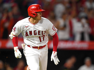 【MLB】大谷翔平、熱狂的MVPコールに応える意地の一振り　9回2死から2点打もチームは敗戦 画像