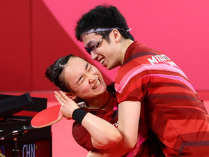 【東京五輪／卓球】水谷・伊藤ペア、卓球で日本初の金「中国に今までのすべてのリベンジができた」 画像