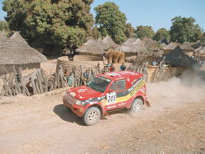 【ラリー】北米三菱自動車がアウトランダーで「レベル・ラリー」参戦を発表　「砂漠の女王」パリダカ制覇記念 画像