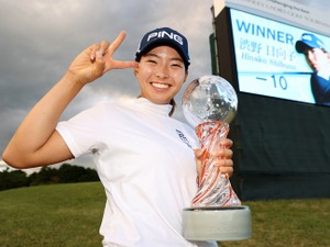 【ゴルフ】渋野日向子の復活優勝を支えたウェッジ　4本態勢でスーパーショット連発 画像